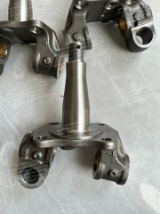 ISUZU ELF TRUCK STEERING KNUCKLE RH