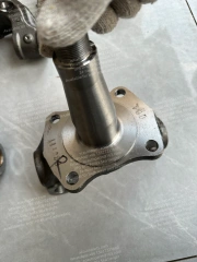 ISUZU ELF TRUCK STEERING KNUCKLE RH