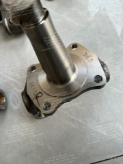 ISUZU ELF TRUCK STEERING KNUCKLE RH