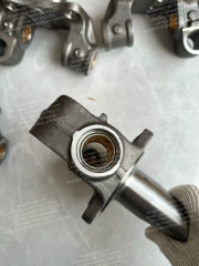 ISUZU ELF TRUCK STEERING KNUCKLE RH