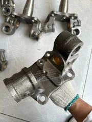 ISUZU ELF TRUCK STEERING KNUCKLE RH