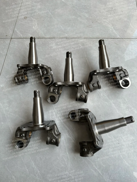 ISUZU ELF TRUCK STEERING KNUCKLE RH