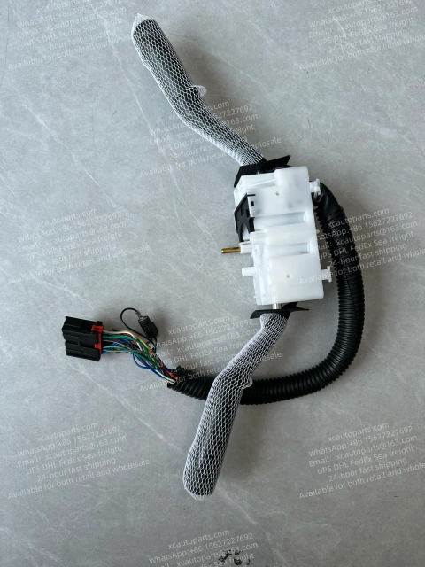 NISSAN UD CW459 TRUCK SWITCHGROUP SUITABLE FOR RIGHT-HAND DRIVE TRUCKS