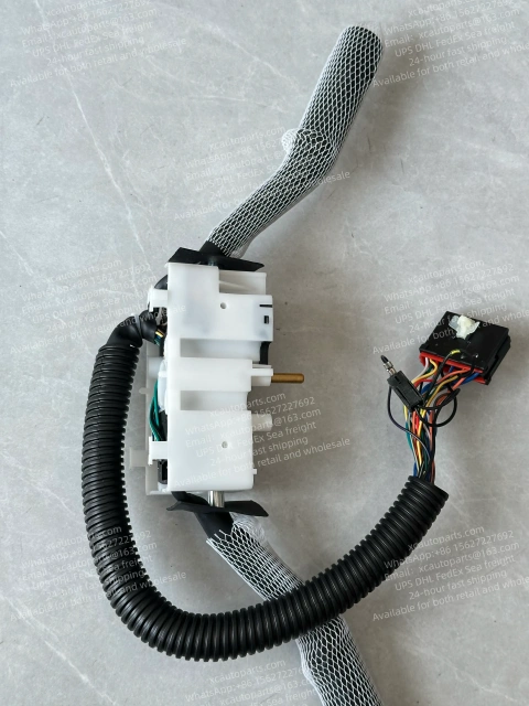 NISSAN UD CW459 TRUCK SWITCHGROUP SUITABLE FOR RIGHT-HAND DRIVE TRUCKS