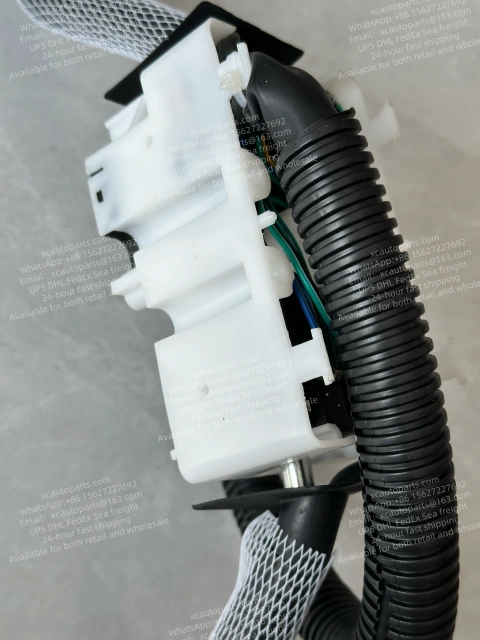 NISSAN UD CW459 TRUCK SWITCHGROUP SUITABLE FOR RIGHT-HAND DRIVE TRUCKS