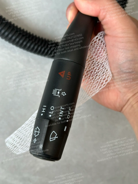 NISSAN UD CW459 TRUCK SWITCHGROUP SUITABLE FOR RIGHT-HAND DRIVE TRUCKS