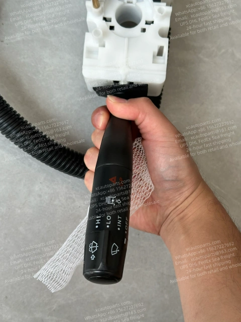 NISSAN UD CW459 TRUCK SWITCHGROUP SUITABLE FOR RIGHT-HAND DRIVE TRUCKS