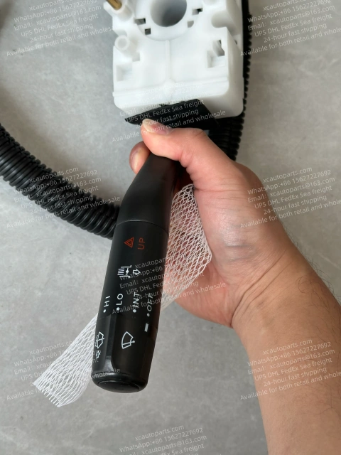 NISSAN UD CW459 TRUCK SWITCHGROUP SUITABLE FOR RIGHT-HAND DRIVE TRUCKS