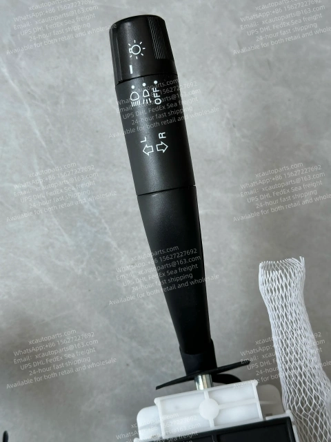 NISSAN UD CW459 TRUCK SWITCHGROUP SUITABLE FOR RIGHT-HAND DRIVE TRUCKS