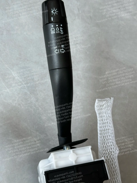 NISSAN UD CW459 TRUCK SWITCHGROUP SUITABLE FOR RIGHT-HAND DRIVE TRUCKS