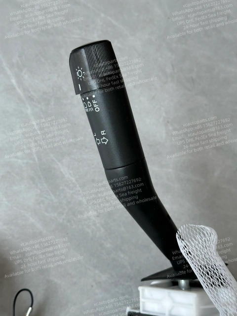 NISSAN UD CW459 TRUCK SWITCHGROUP SUITABLE FOR RIGHT-HAND DRIVE TRUCKS