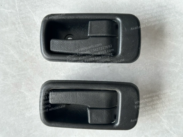 1 PARI ISUZU 700P ELF NPR TRUCK DOOR INNER HANDLE