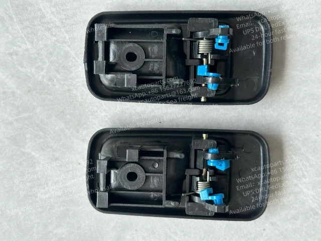 1 PARI ISUZU 700P ELF NPR TRUCK DOOR INNER HANDLE