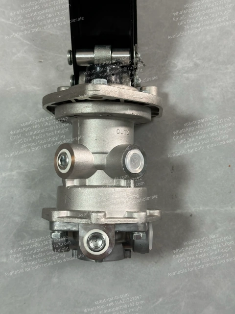 HINO FC TRUCK FOOT BRAKE VALVE