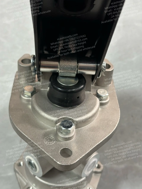 HINO FC TRUCK FOOT BRAKE VALVE