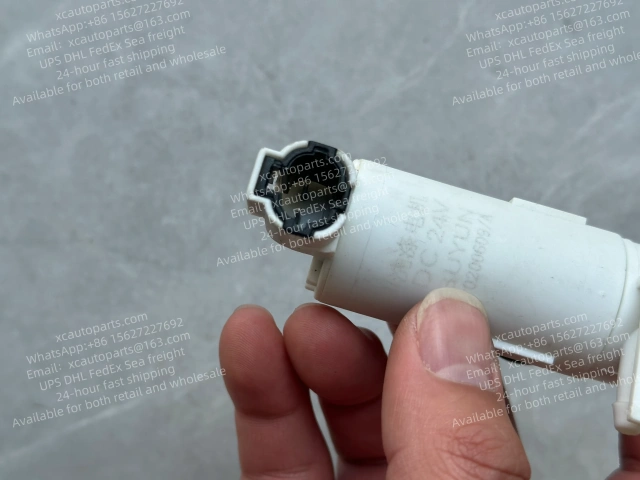 ISUZU GIGA CYZ CYH 6WF1 TRUCK WIPER SPRAY MOTOR