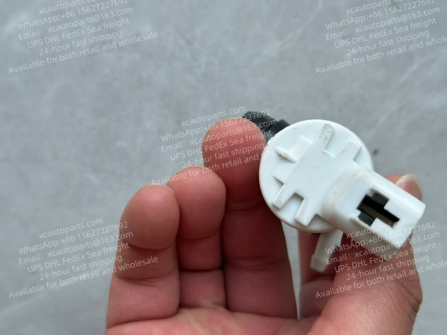 ISUZU GIGA CYZ CYH 6WF1 TRUCK WIPER SPRAY MOTOR