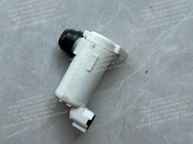 ISUZU GIGA CYZ CYH 6WF1 TRUCK WIPER SPRAY MOTOR