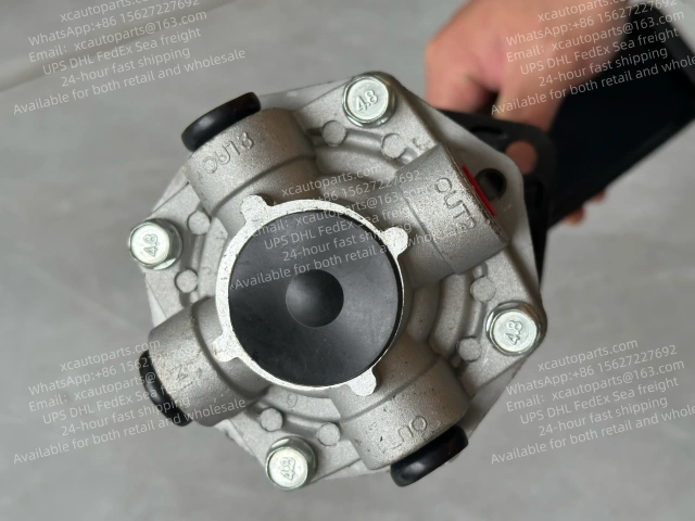 HINO TRUCK FOOT BRAKE VALVE