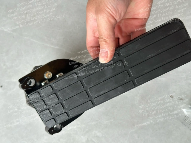 HINO TRUCK FOOT BRAKE VALVE