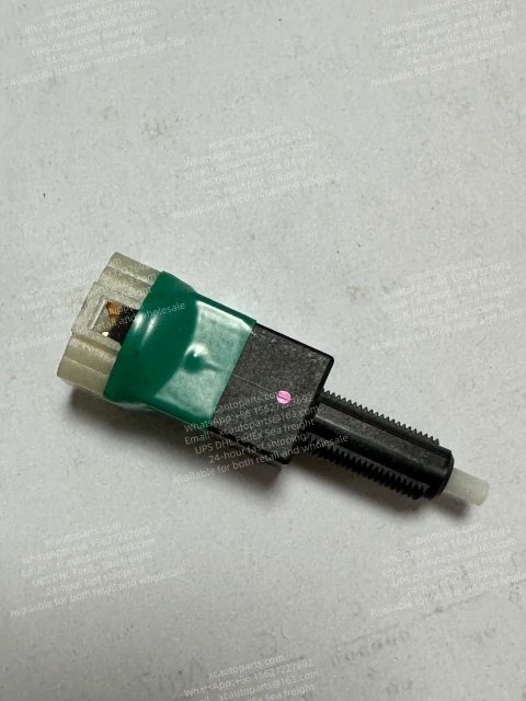 HINO 700 500 TRUCK BRAKE SWITCH 28226-E0102 28226E0102