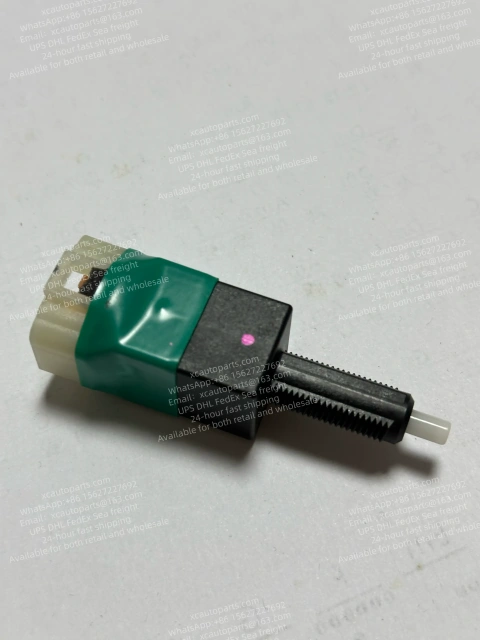 HINO 700 500 TRUCK BRAKE SWITCH 28226-E0102 28226E0102