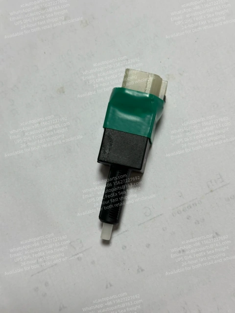 HINO 700 500 TRUCK BRAKE SWITCH 28226-E0102 28226E0102