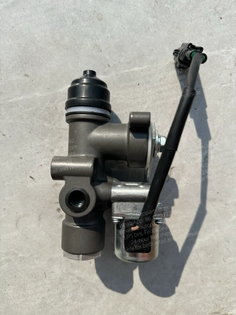 HINO 700 PROFIA AIR SPRING HEIGHT VALVE