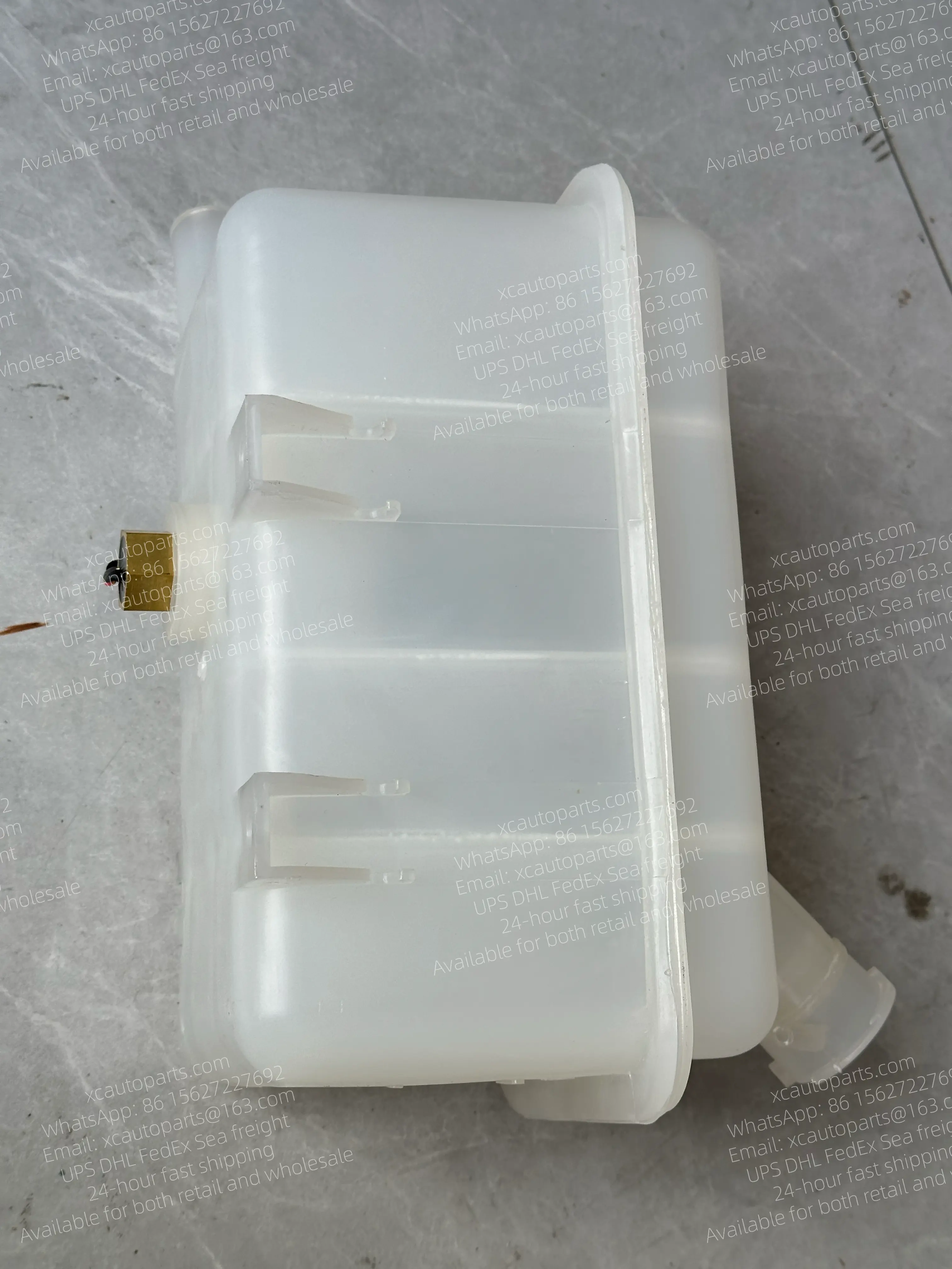 NISSAN DIESEL UD QUON CD4 UD390 GW4 TRUCK WATER TANK