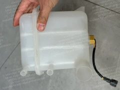 NISSAN DIESEL UD QUON CD4 UD390 GW4 TRUCK WATER TANK