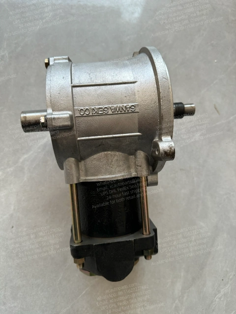 MITSUBISHI FUSO FV DIESEL TRUCK 8DC9 AIR COMPRESSOR ME091248