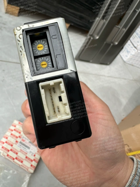 ISUZU GIGA DIESEL TRUCK PULSE RELAY 180190157007