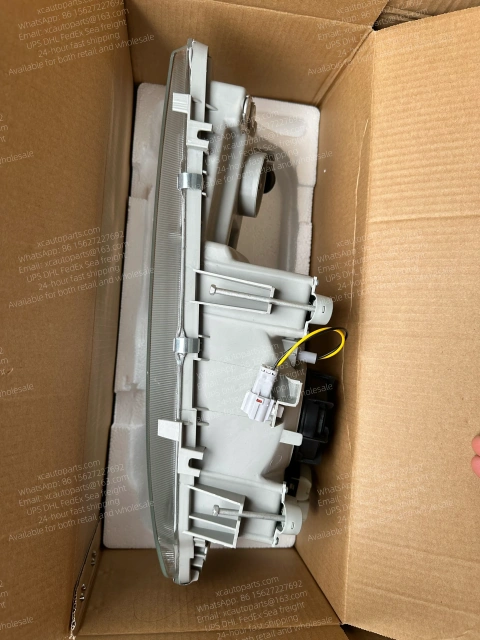 ISUZU GIGA CXZ CYZ TRUCK HEADLAMP RH RIGHT SIDE