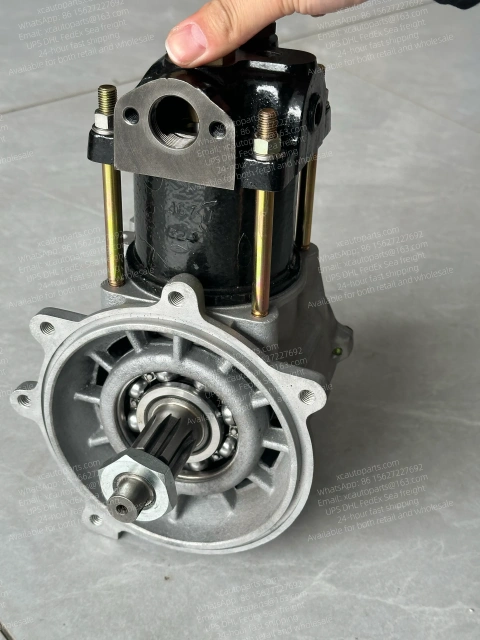 MITSUBISHI FUSO FV DIESEL TRUCK 8DC9 AIR COMPRESSOR ME091248