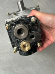 MITSUBISHI FUSO FV DIESEL TRUCK 8DC9 AIR COMPRESSOR ME091248