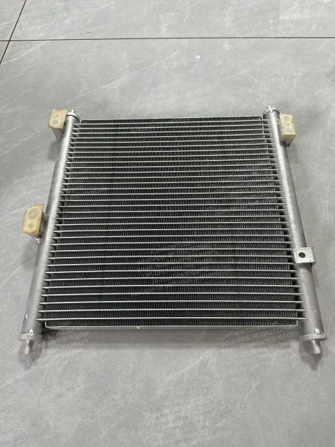 NISSAN UD QUON TRUCK AIR CONDITIONING CONDENSER