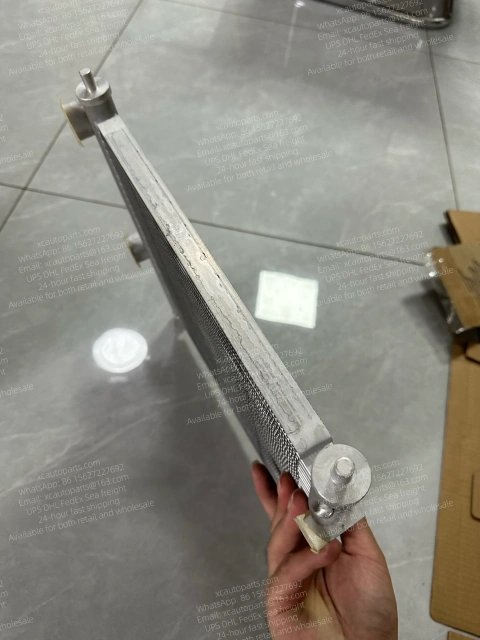 NISSAN UD QUON TRUCK AIR CONDITIONING CONDENSER