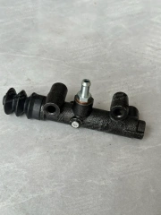 1 PAIR MITSUBISHI FUSO FK617 ME636075 CLUTCH MASTER CYLINDER