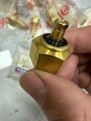 NISSAN UD CW450 CW520 CD48 TRUCK WATER TEMPERATURE SENSOR 25252-96001