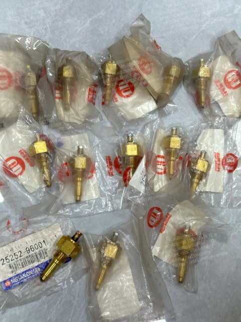 NISSAN UD CW450 CW520 CD48 TRUCK WATER TEMPERATURE SENSOR 25252-96001