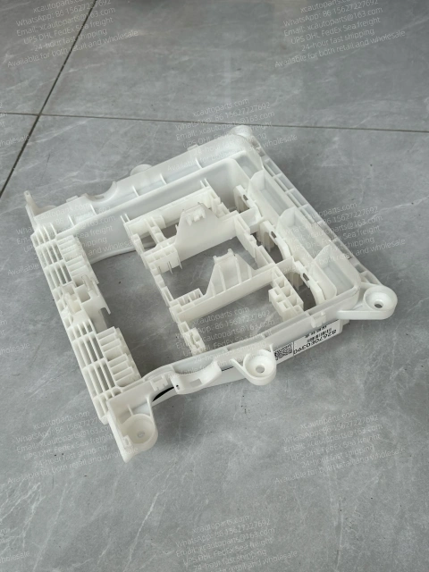 HINO 700 TRUCK FUSE BOX 82670E0390 82670-E0390