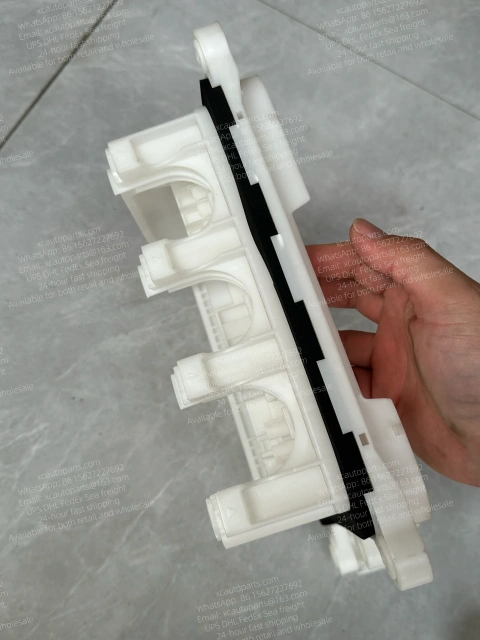 HINO 700 TRUCK FUSE BOX 82670E0390 82670-E0390