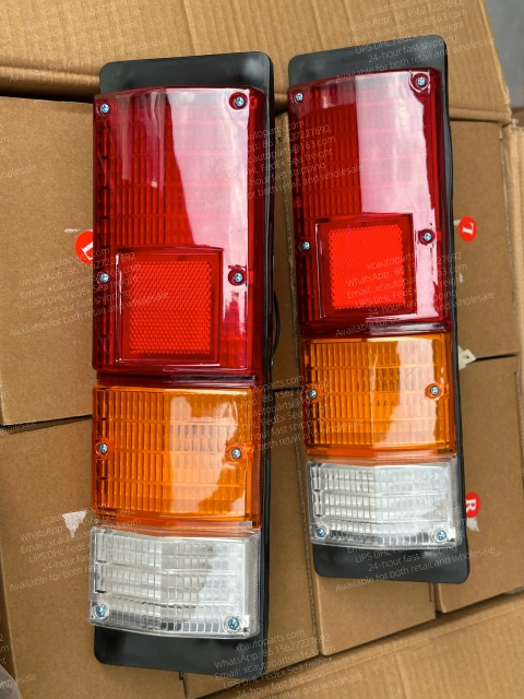 1 PAIR 2PC HINO 300 DUTRO TRUCK TAIL LIGHT