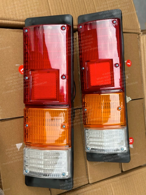 1 PAIR 2PC HINO 300 DUTRO TRUCK TAIL LIGHT