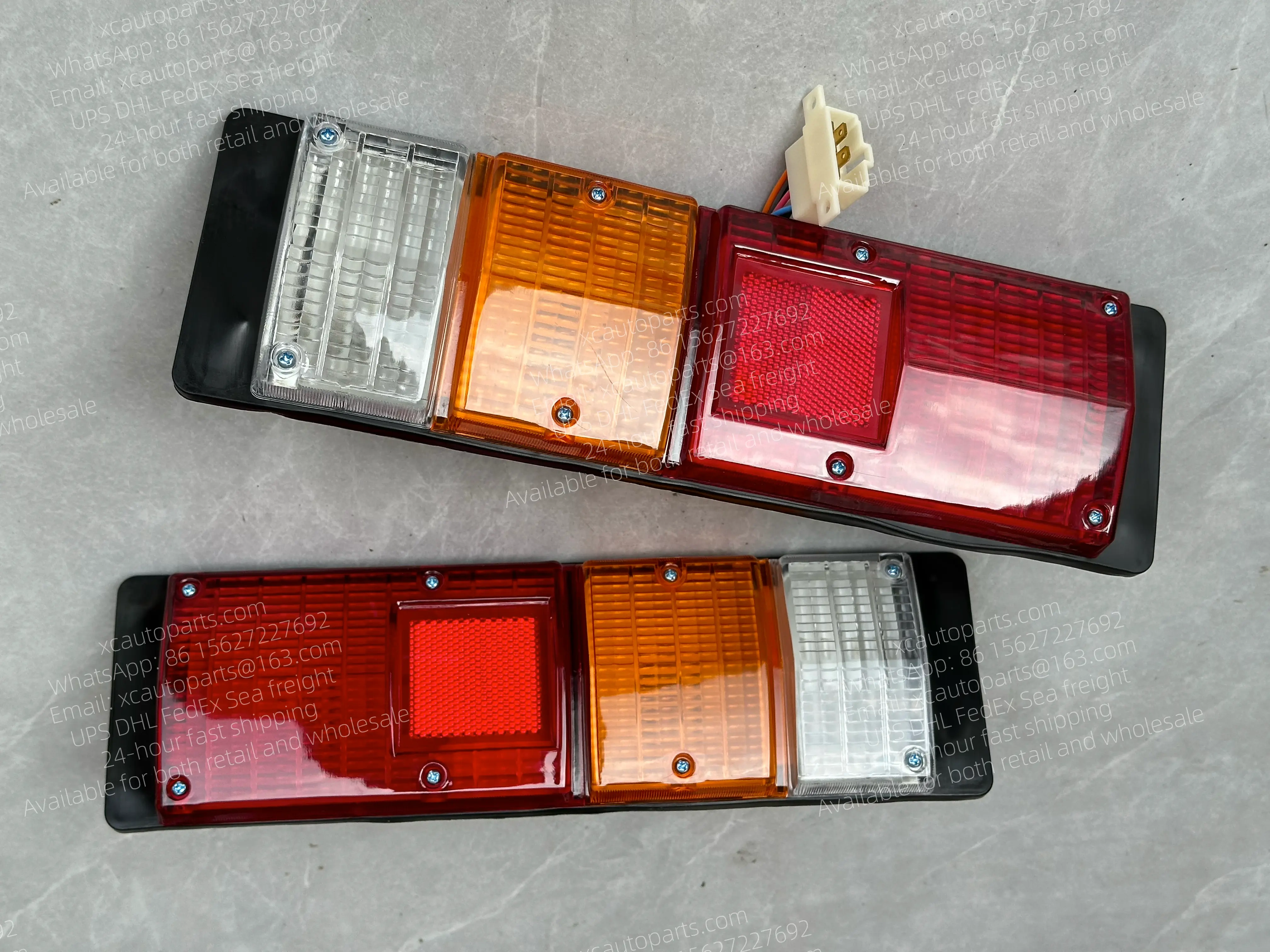 1 PAIR 2PC HINO 300 DUTRO TRUCK TAIL LIGHT