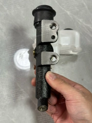 ISUZU GIGA TRUCK CLUTCH MASTER CYLINDER