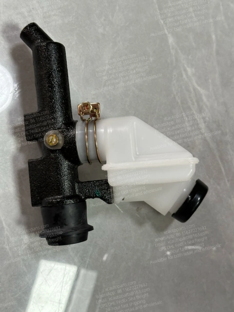 ISUZU GIGA TRUCK CLUTCH MASTER CYLINDER