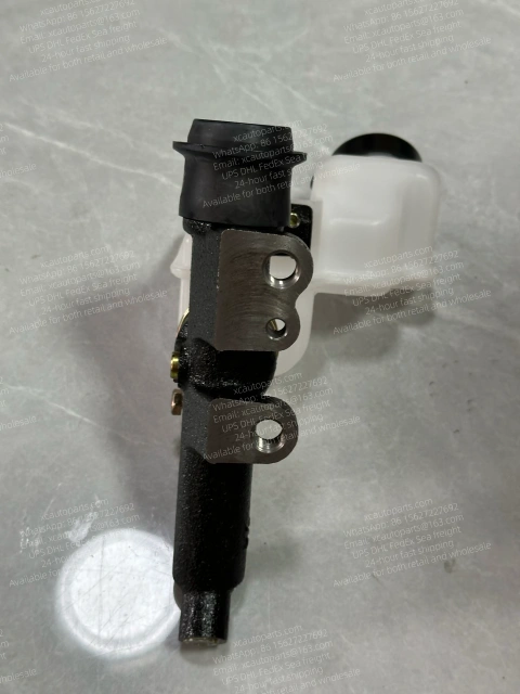 ISUZU GIGA TRUCK CLUTCH MASTER CYLINDER