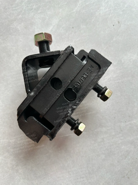 MITSUBISHI FUSO ENGINE MOUNT ME061703