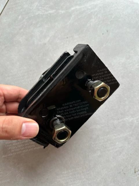 MITSUBISHI FUSO ENGINE MOUNT ME061703